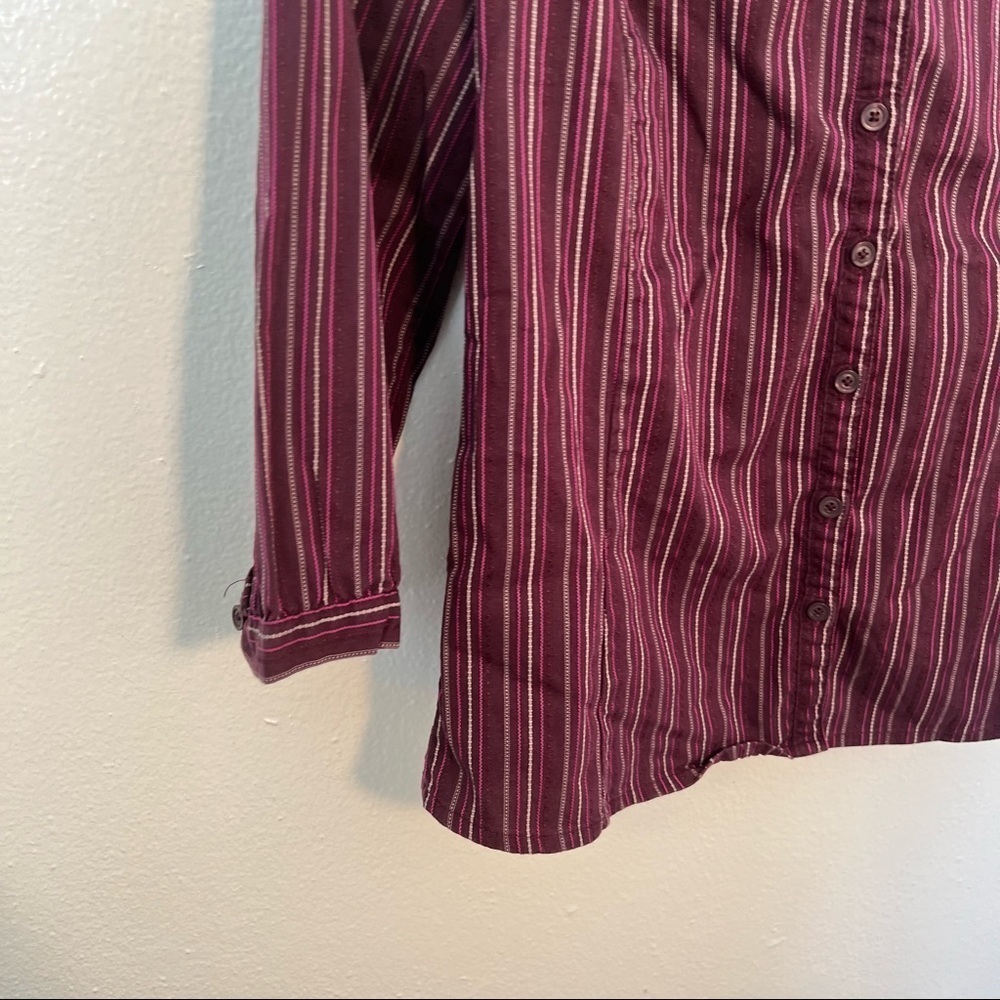 Old Navy Perfect Fit Stretch Button Down Shirt - Picture 5 of 11
